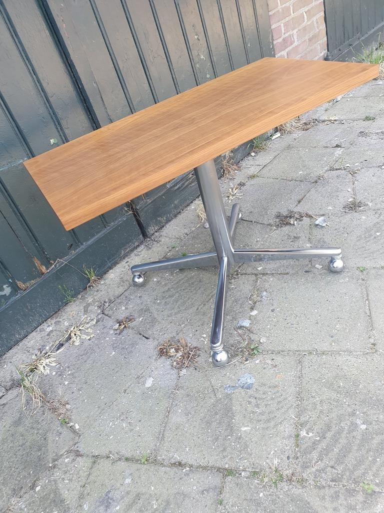 Vintage bijzettafel chromen poten teak blad, Ophalen, Seventies, Zo goed als nieuw, 75 cm of meer