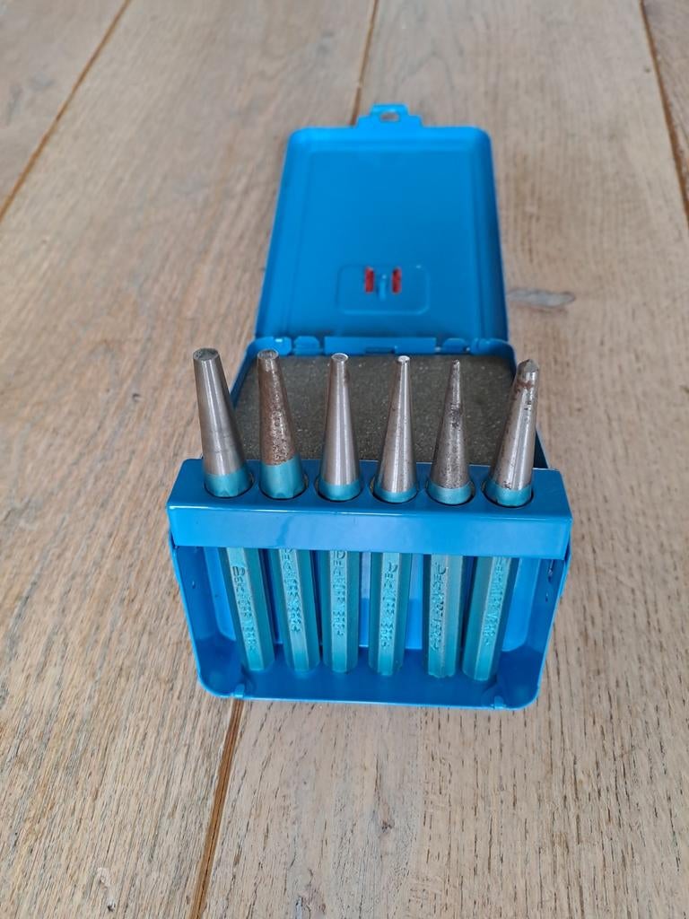 DAKO Doorslagen Set in Metalen Koffer, Doe-het-zelf en Verbouw, Gereedschap | Handgereedschap, Gebruikt, Ophalen of Verzenden