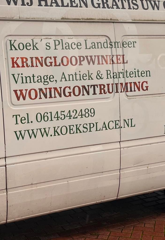 Woningontruiming  De woning bezemschoon opgeleverd