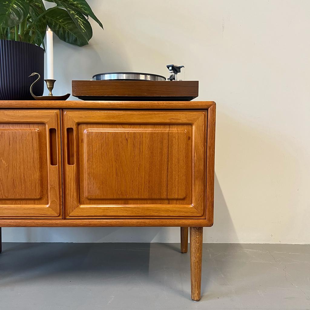 **SALE**  Vintage (TV / audio) kastje •Dyrlund• #2, Gebruikt, ., ., 25 tot 50 cm