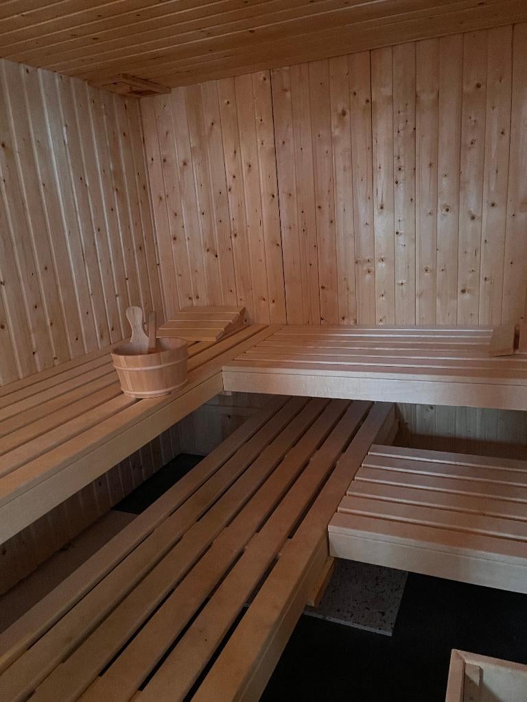 Finse Sauna | 255x215x200 | 9kW kachel + bediening, Ophalen, Arnhemsestraat 88, Fins of Traditioneel, Complete sauna