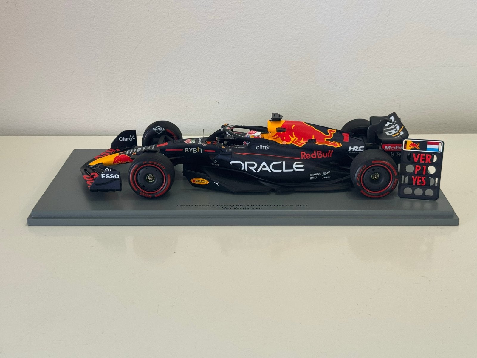 Spark 1:18 RB18 Max Verstappen Dutch GP 2022 winner, Hobby en Vrije tijd, Modelauto's | 1:18, Ophalen of Verzenden, Zo goed als nieuw