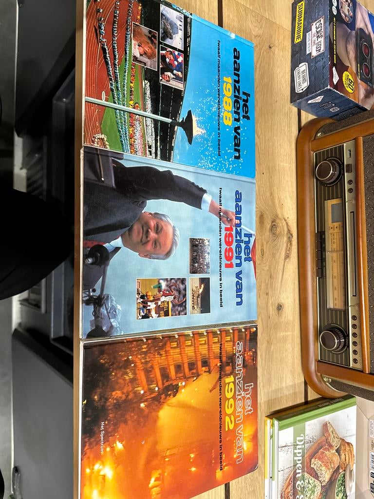 Het Aanzien van 1988, 1991, 1992 - Wereldnieuws in beeld, Ophalen of Verzenden, 20e eeuw of later, Gelezen