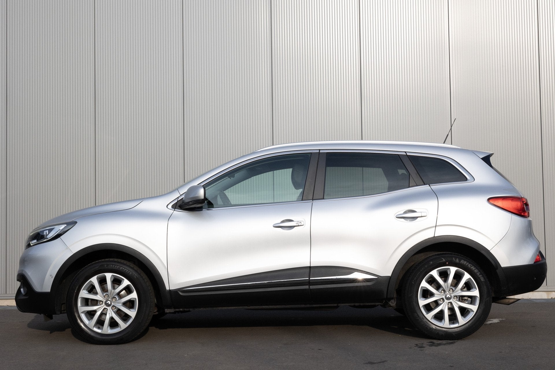 Renault Kadjar 1.2 TCe Intens | NAVI | KEYLESS | CRUISE, Auto's, Voorwielaandrijving, Kadjar, 4 cilinders, Origineel Nederlands