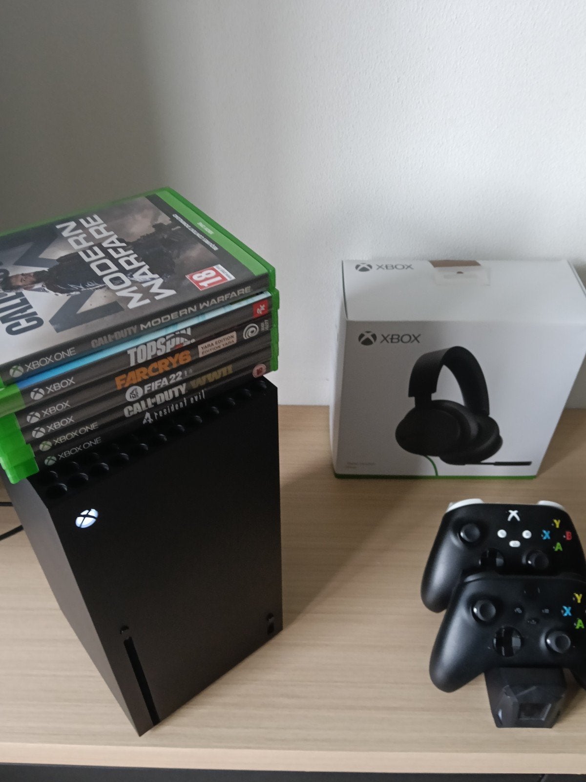 Xbox Series X 1tb 2 controllers headset 6 spellen en doos, Ophalen, Zo goed als nieuw