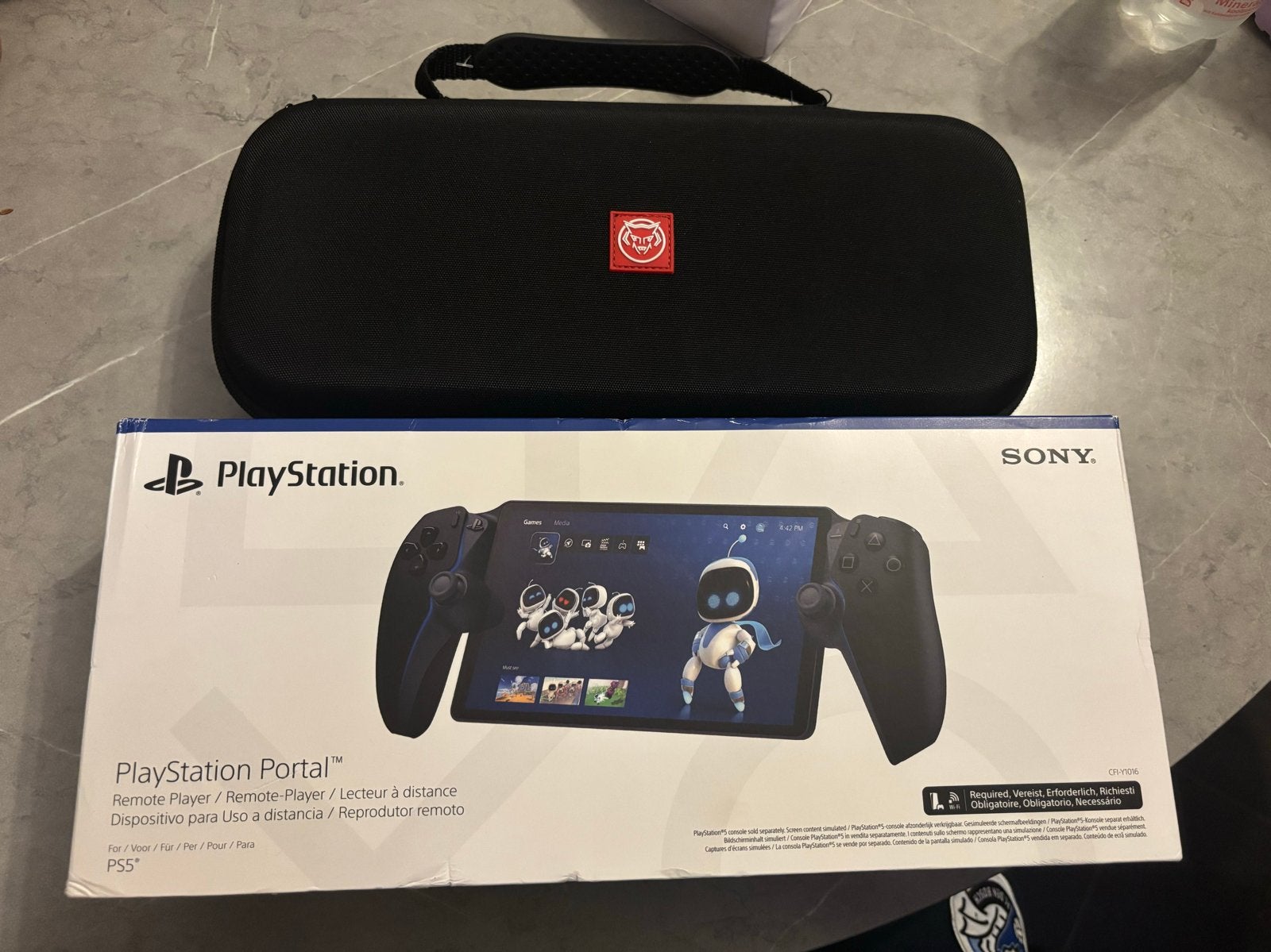 Foto 2 van PlayStation Portal Remote Player + Reistas