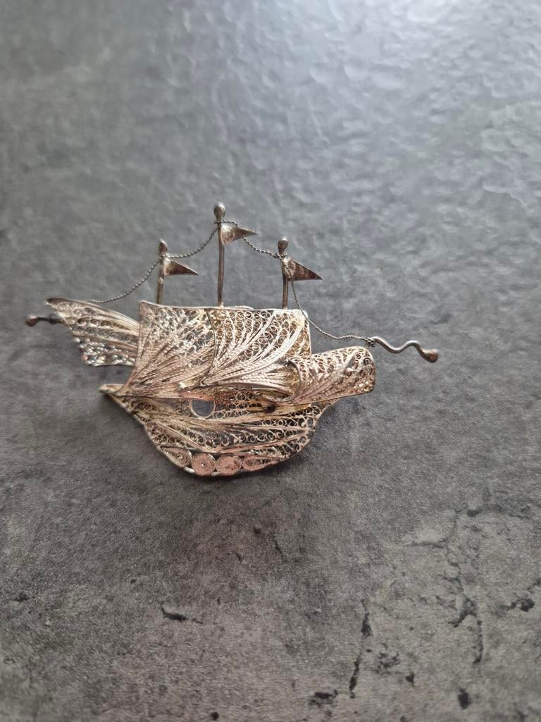Zilveren Driemaster Zeilschip Broche - Jaren '60 Indonesië, Ophalen, 4 tot 7 cm, Gebruikt, Zilver