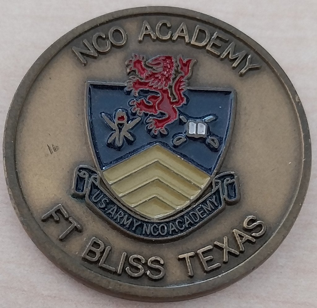 penning coin USA NCO Academy op Fort Bliss in Texas, Verzamelen, Ophalen of Verzenden, Landmacht, Nederland, Lintje, Medaille of Wings