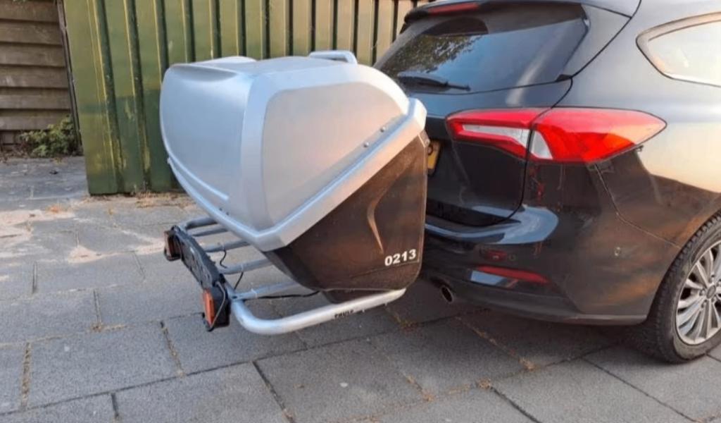 Te huur Thule trekhaakkoffer, Auto diversen, Bagagerekken, Ophalen, Zo goed als nieuw