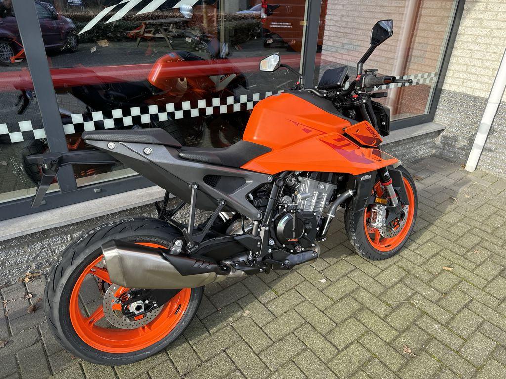 KTM 990 DUKE 2026, Bedrijf, Naked bike