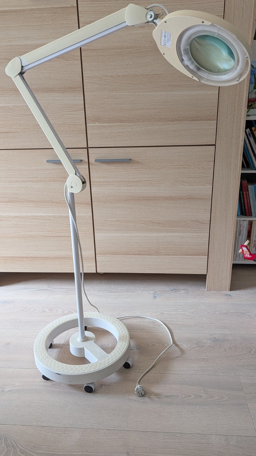 Vloerlamp op wielen met knikarm en draaibare kop, Ophalen, Gebruikt, Kunststof, 150 tot 200 cm