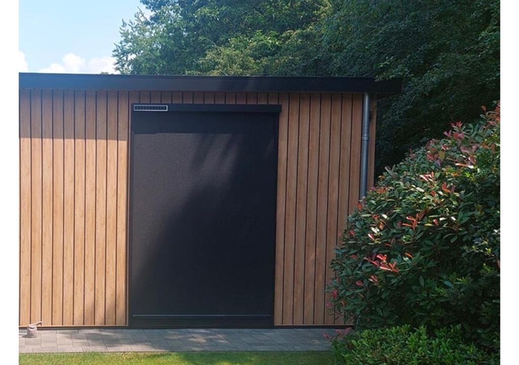 Zonwering voor buiten - Zwart screen electrisch, Gebruikt, Elektrisch, Ophalen of Verzenden, 150 tot 300 cm