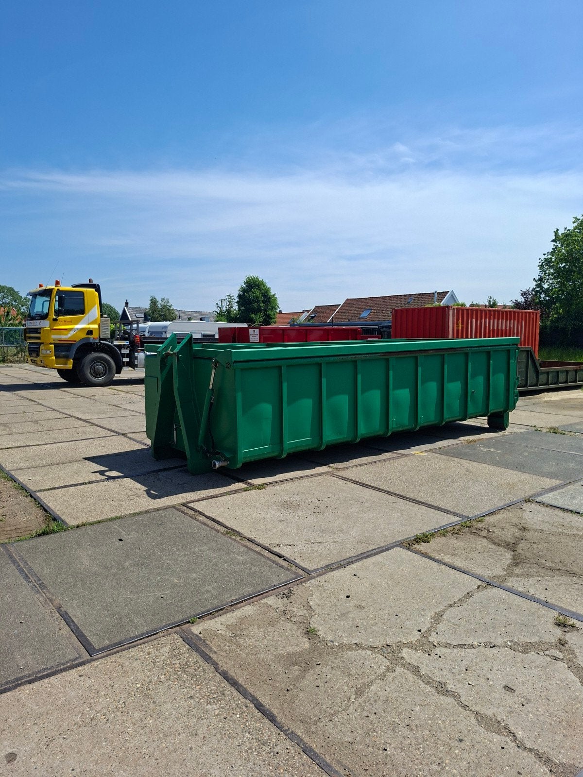 Haakarm container optrekcontainer met klep paardenmest, Ophalen