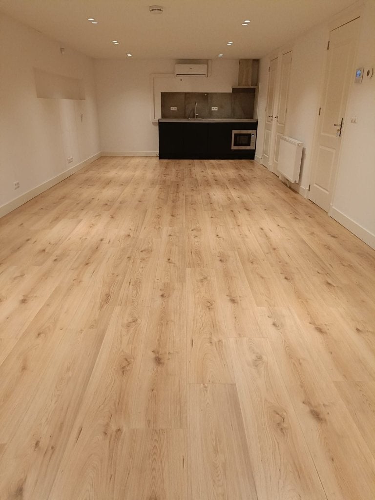 TE HUUR – 2 VOLLEDIG INGERICHTE STUDIO’S IN LIJNDEN, Huizen en Kamers, 35 tot 50 m², Amsterdam