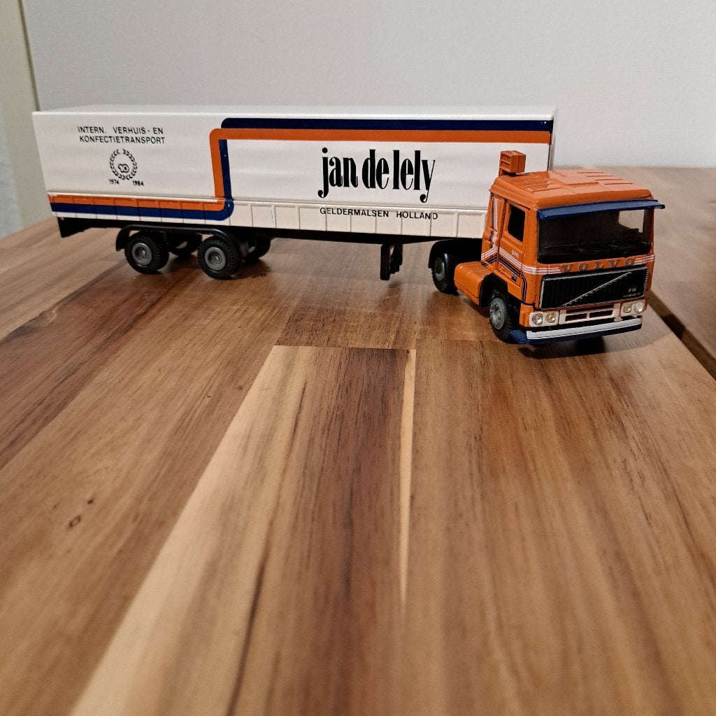 jan de Lely GELDERMALSEN TEKNO VOLVO F 12 HUIF WIDE SPREAD T, Verzenden, Zo goed als nieuw, Bus of Vrachtwagen, Tekno