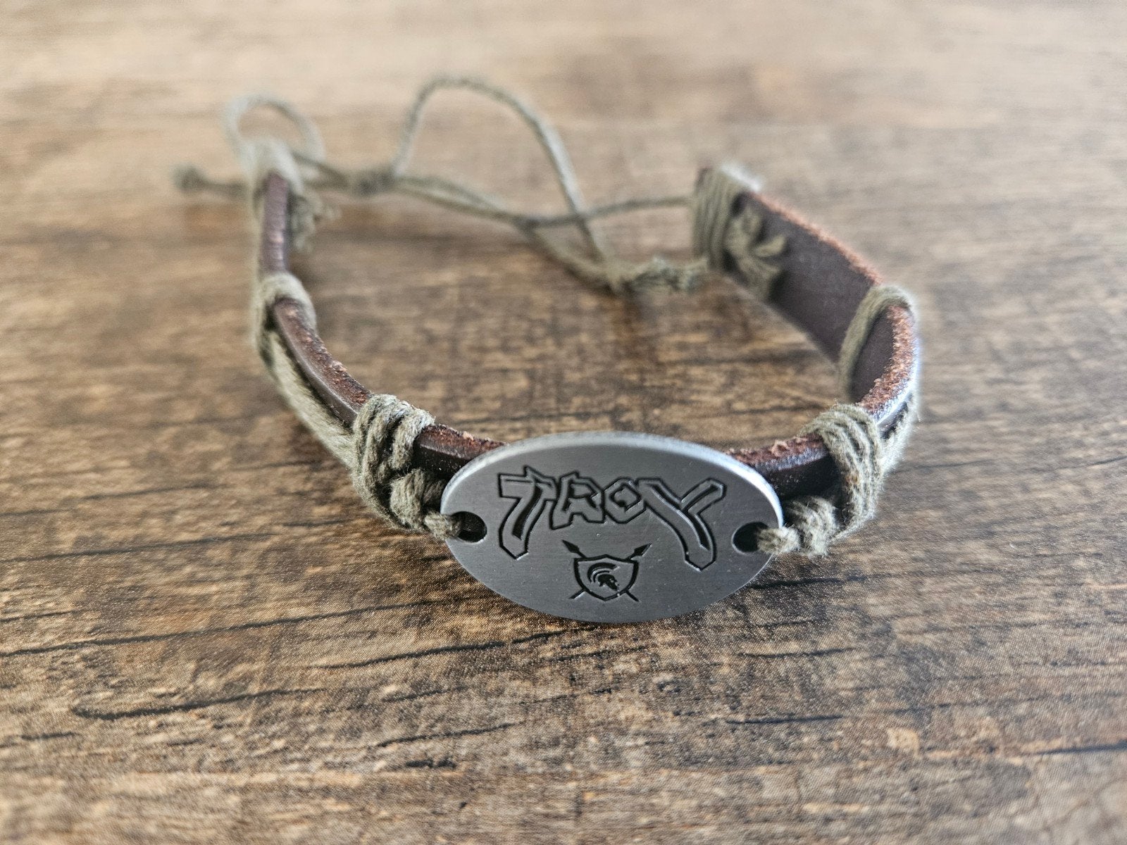 ARMBANDJE TOVERLAND "TROY", Ophalen of Verzenden, Zo goed als nieuw