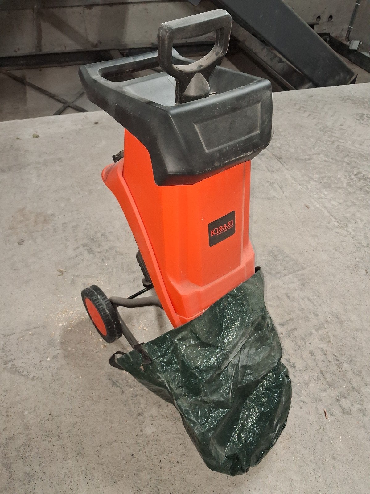 Kibani takken- en bladversnipperaar 2500W met opvangzak, Ophalen, Zo goed als nieuw, Kibani, Met opvangzak