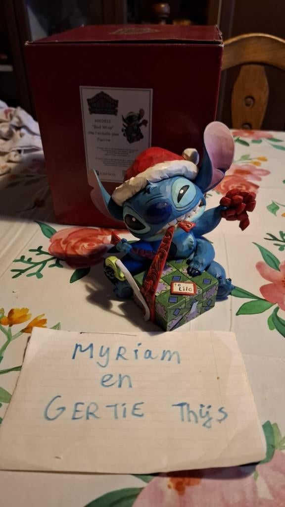 Disney Lilo and Stitch kerst Traditions Jim Shore, Verzamelen, Ophalen of Verzenden, Overige figuren, Zo goed als nieuw, Beeldje of Figuurtje