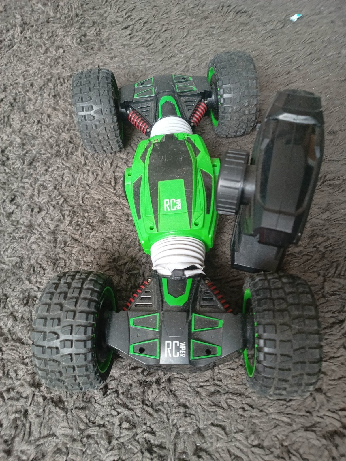 RC Stunt Auto - Groen/Zwart met Afstandsbediening, Hobby en Vrije tijd, Modelbouw | Radiografisch | Auto's, Ophalen of Verzenden