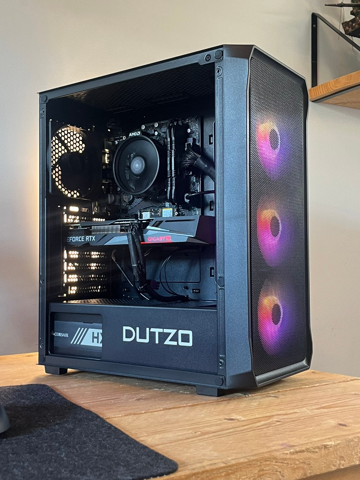 Foto 3 van Gaming PC | RTX 3060 TI | R7 3800X | 16GB | M.2 SSD