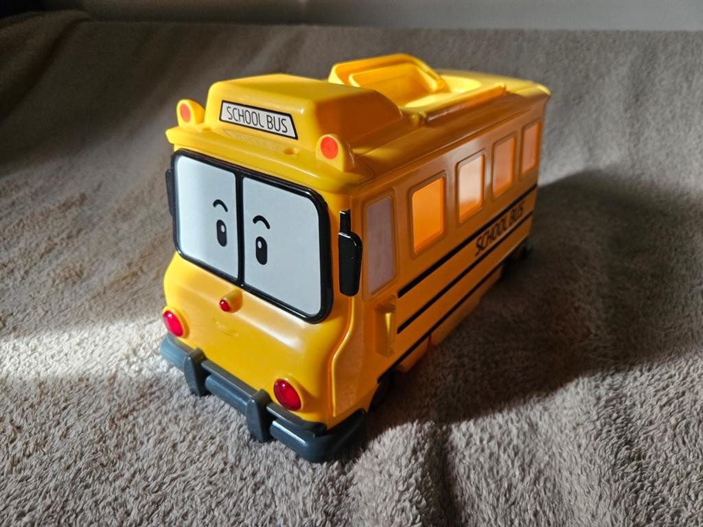 Robocar Poli Grote Schoolbus, Ophalen