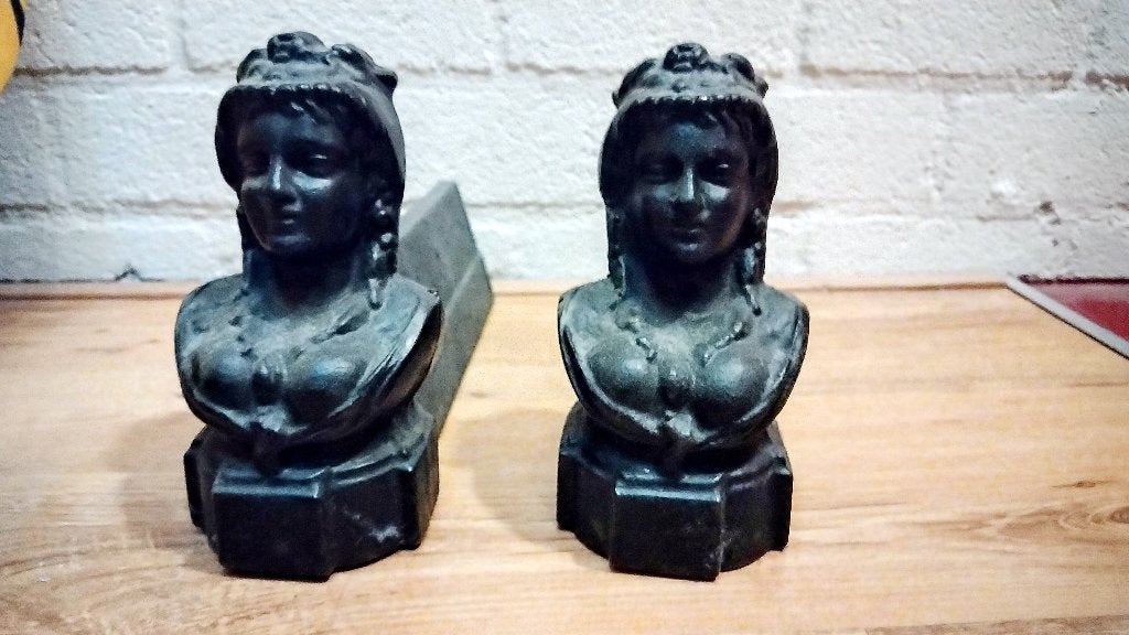 2 Antieke Gietijzeren haardblokken haard blokken vrouwen, Ophalen of Verzenden