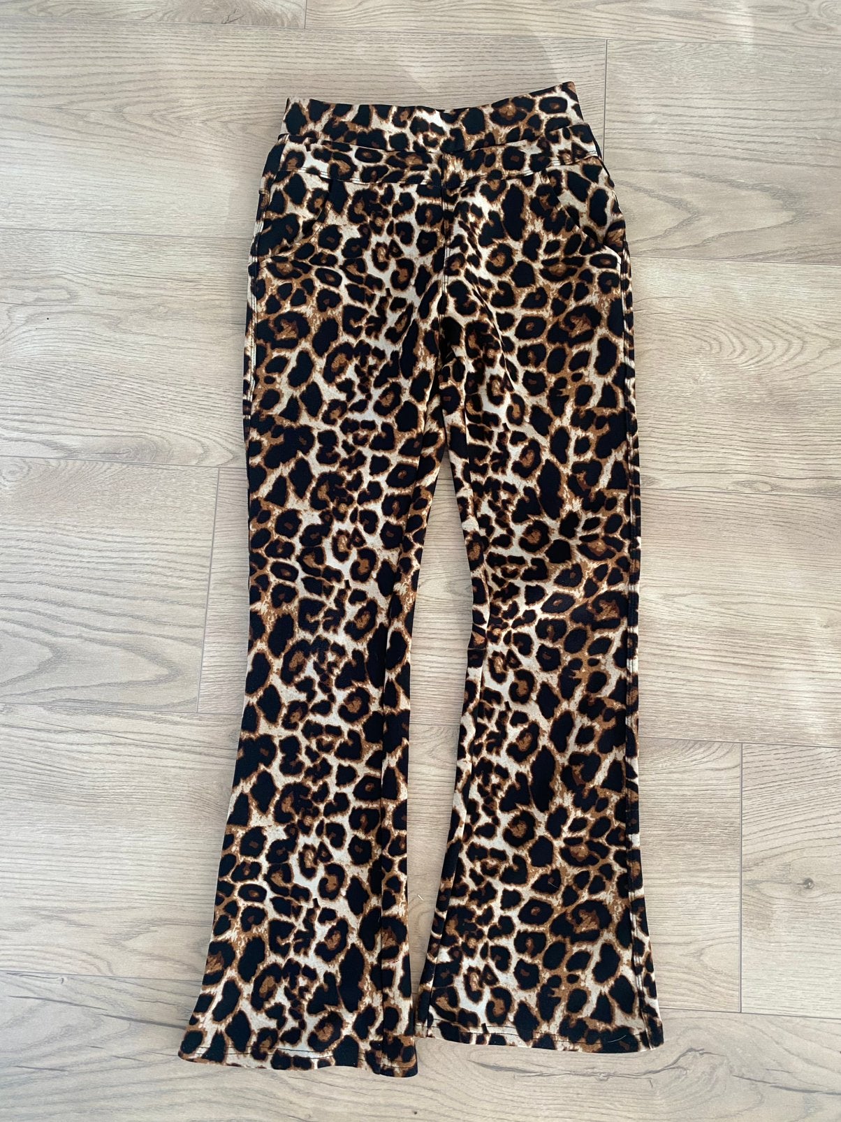 Broek XS - S tijgerprint, Kleding | Dames, Broeken en Pantalons, Bruin, Ophalen of Verzenden, Zo goed als nieuw, Maat 34 (XS) of kleiner