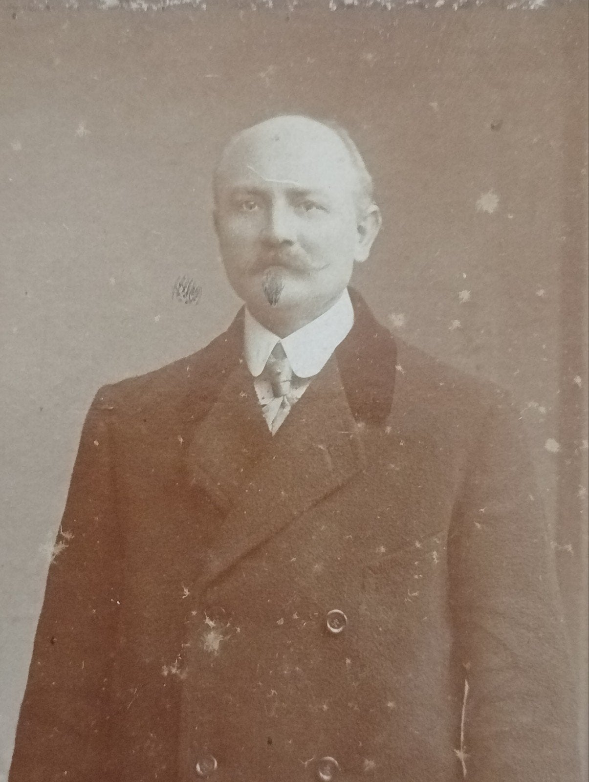 Oude foto van een man met wandelstok, Brainich & Leusink, Ophalen of Verzenden, Voor 1940, Gebruikt, Overige onderwerpen