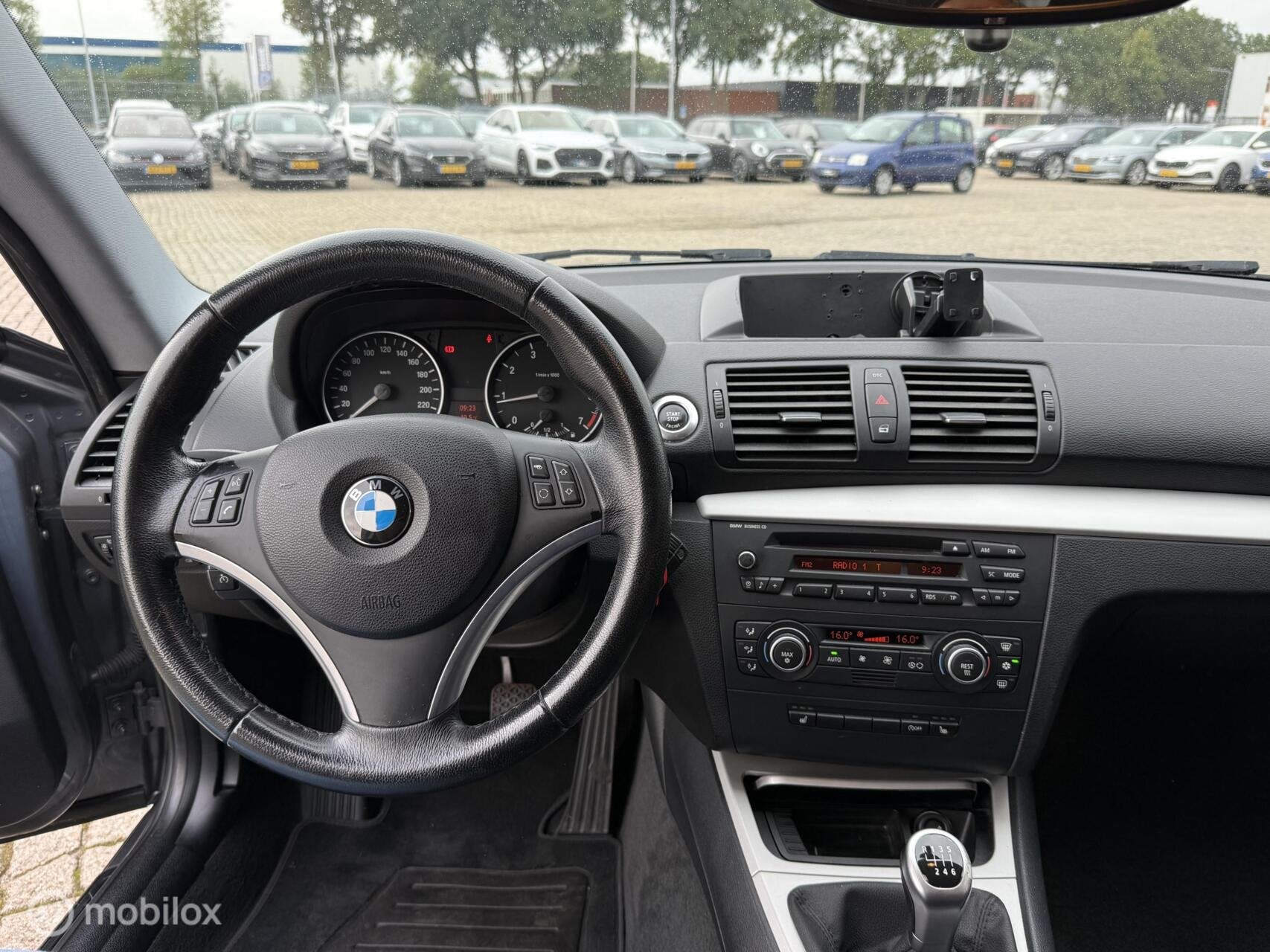 BMW 1-serie 118i High Executive APK, Auto's, Euro 5, Achterwielaandrijving, 4 stoelen, 17 km/l