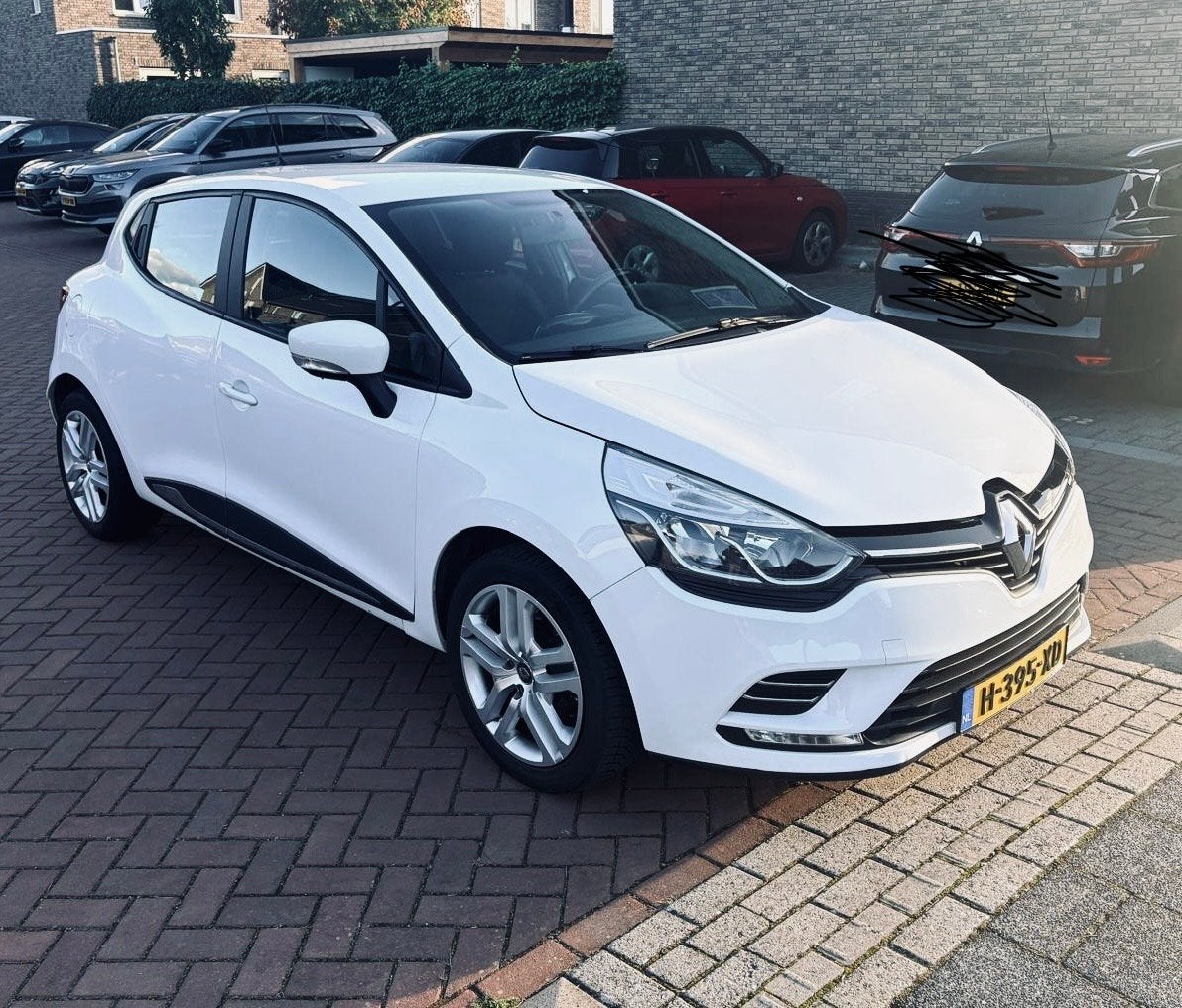 Renault Clio Energy TCe 90pk Ecoleader S&S 2019 Wit, Auto's, Voorwielaandrijving, 898 cc, 580 kg, 1200 kg