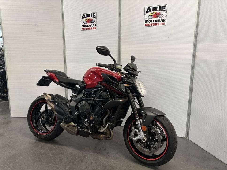 MV Agusta BRUTALE 800 R (bj 2024), Motorrijbewijs A, Bedrijf, Meer dan 35 kW, 798 cc
