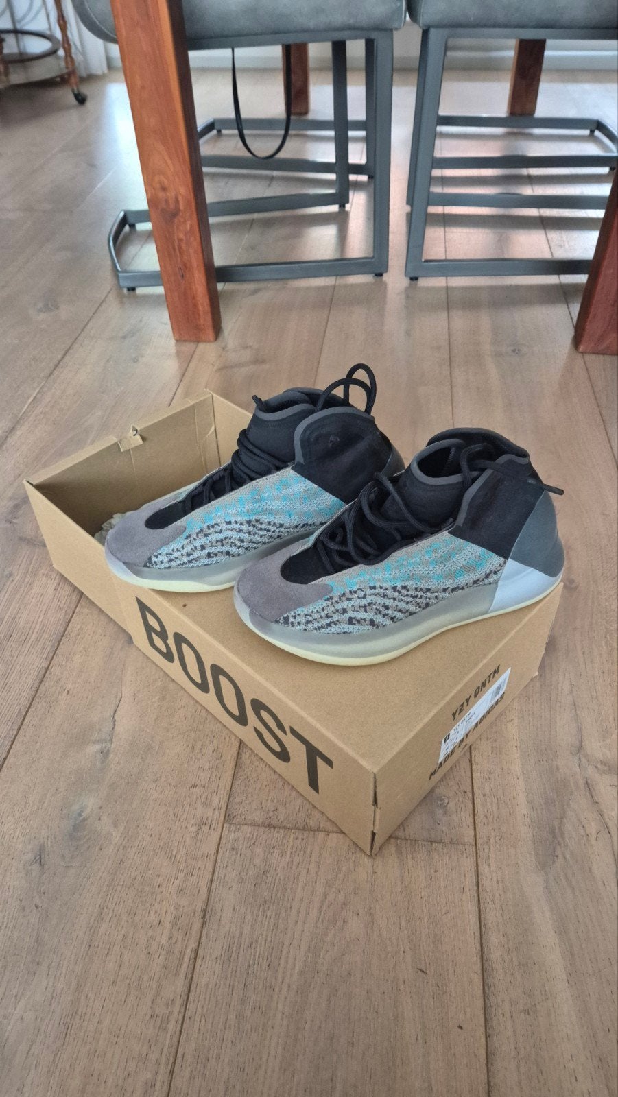 Yeezy QNTM Teal Blue, Overige kleuren, Nieuw, Ophalen of Verzenden, Sneakers of Gympen