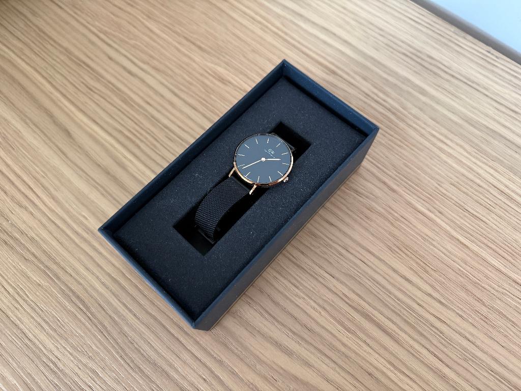 Daniel Wellington Petite Ashfield Horloge, Overige merken, Staal, Polshorloge, Ophalen of Verzenden