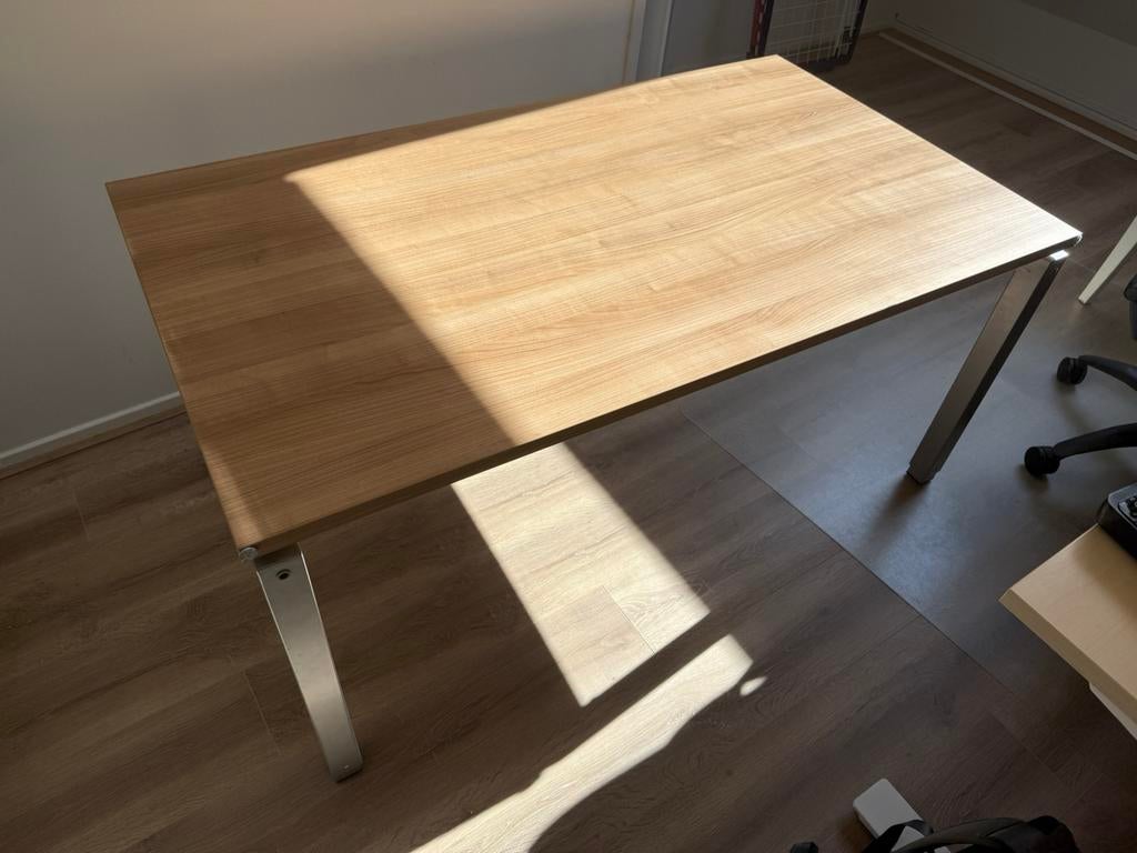 Slingerbureau in hoogte verstelbaar 140x80, Ophalen, In hoogte verstelbaar, Zo goed als nieuw