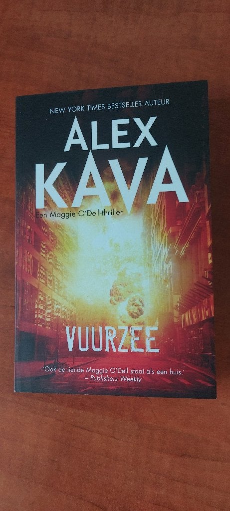 Alex Kava vuurzee, Ophalen of Verzenden, Zo goed als nieuw, Amerika