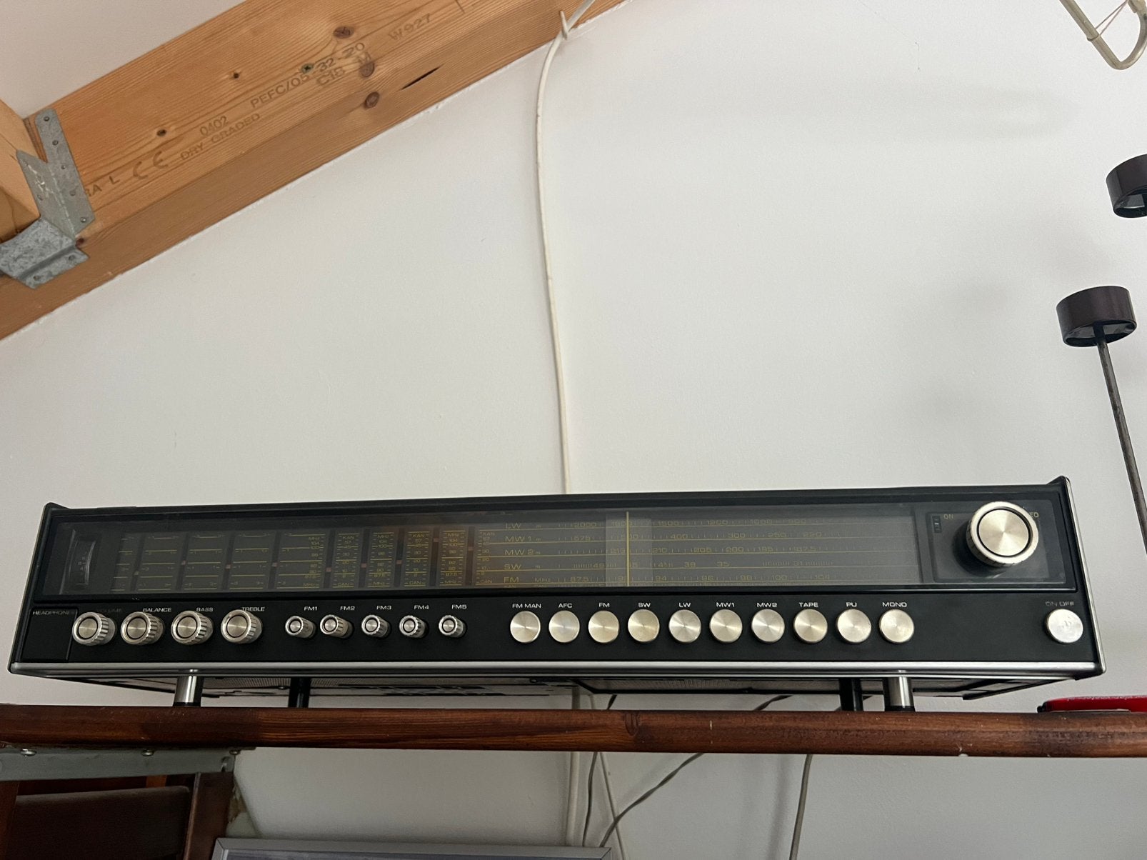 5702 A Aristona tuner/versterker met 2 Wharfedale speakers, Ophalen, Gebruikt, Radio