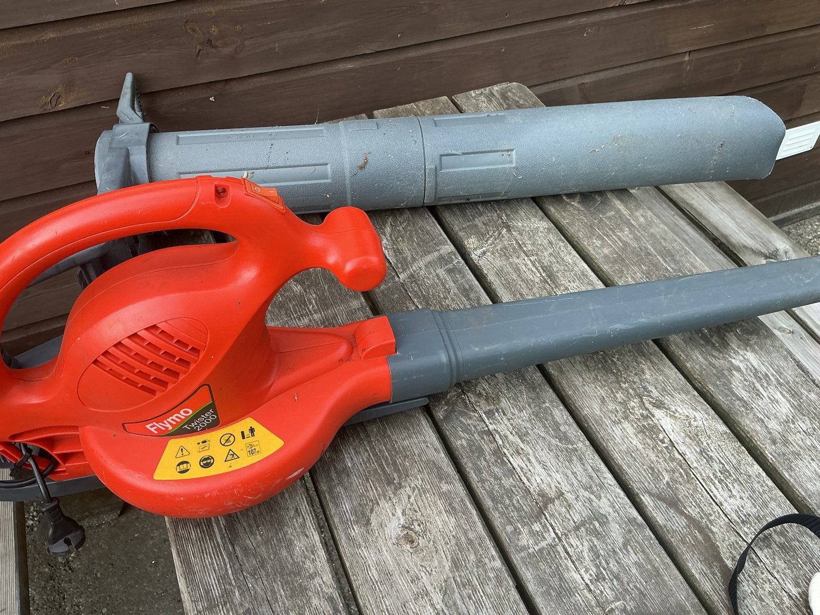 Flymo Twister 2000 Bladblazer - Elektrisch, met zuigfunctie, Tuin en Terras, Gebruikt, Handgedragen, Ophalen of Verzenden, Met opvangzak