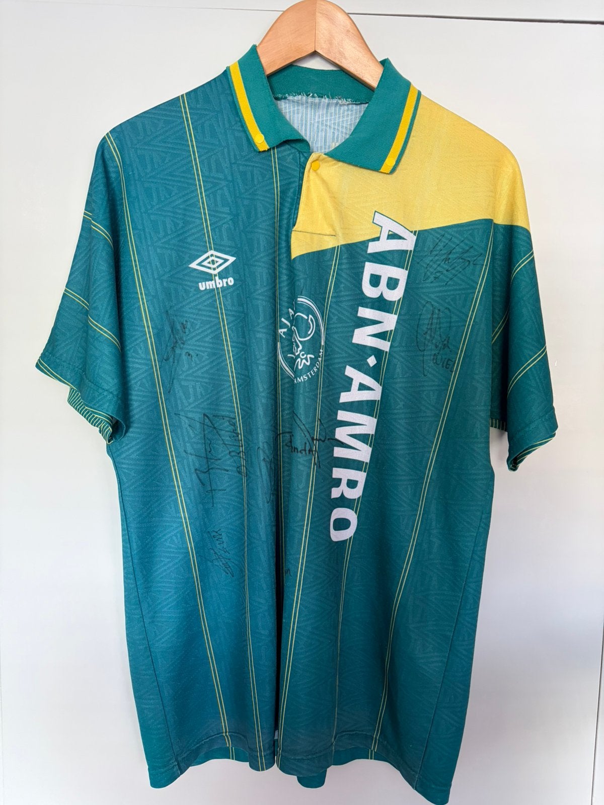 Ajax uitshirt uit 1991 t/m 1993 met handtekeningen, Ophalen of Verzenden, Gebruikt, Ajax, Shirt