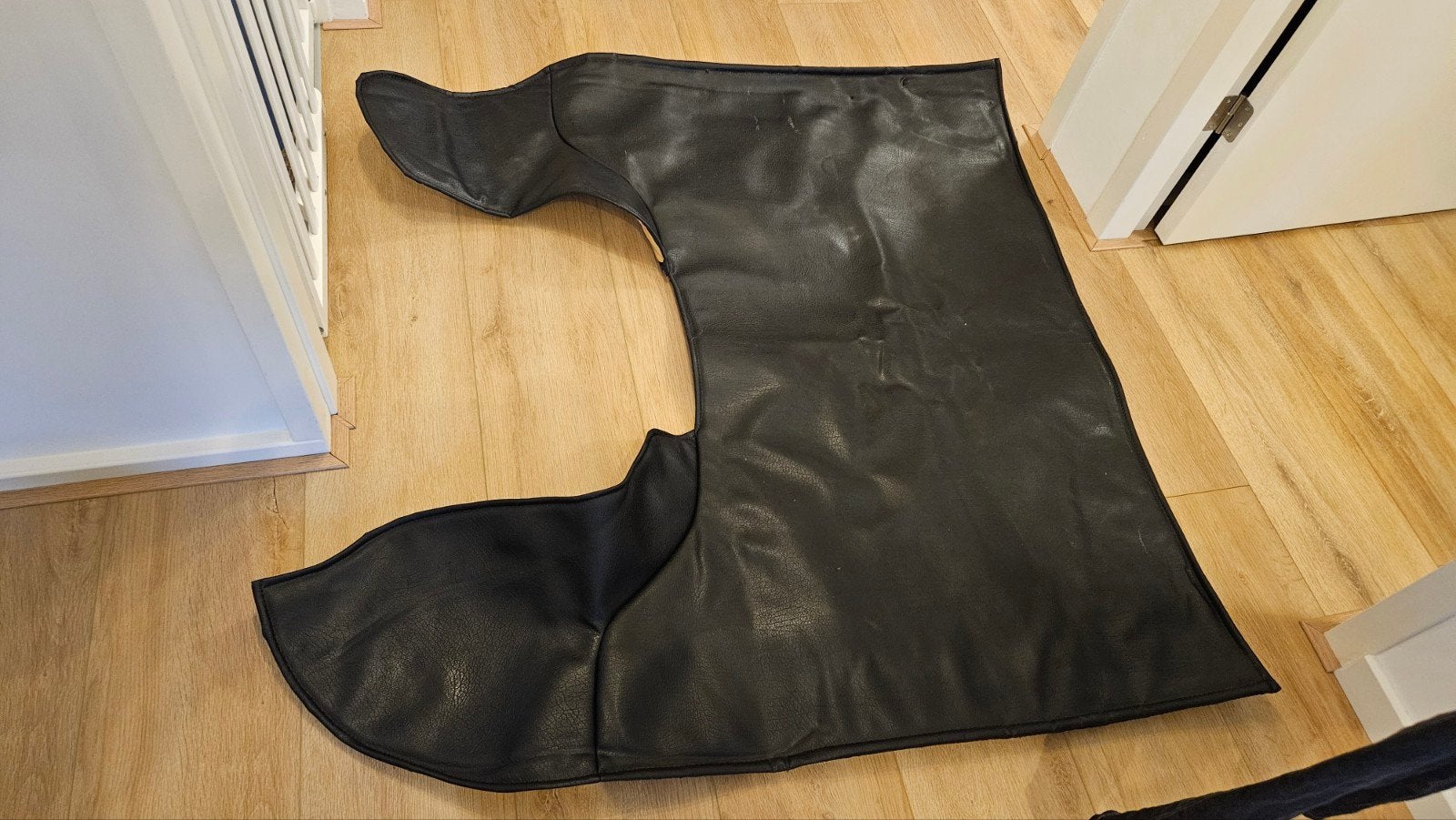 Tunnelhoes DAF XF 106 - Zwart kunstleer, Auto-onderdelen, Interieur en Bekleding, Ophalen of Verzenden, Gebruikt, Overige automerken