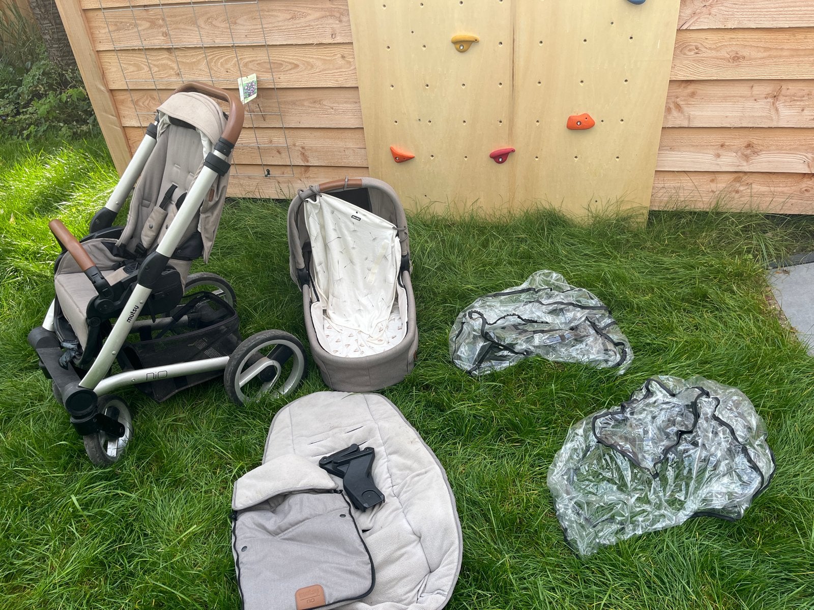 Mutsy nio kinderwagen met reiswieg en accessoires, Ophalen, Gebruikt, Combiwagen, Met reiswieg