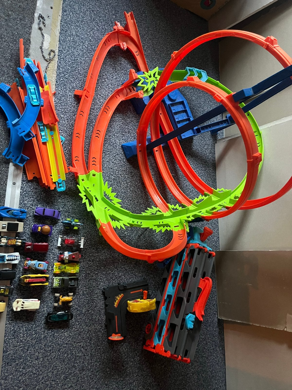 Hot Wheels Racebaan met vrachtwagen, Looping en Auto's, Kinderen en Baby's, Ophalen, Met looping, Racebaan, Gebruikt