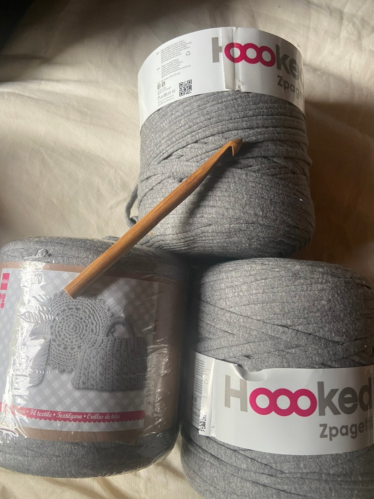 Bollen Zpagetti, Ophalen of Verzenden, Zo goed als nieuw, Breien of Haken, Wol of Garen