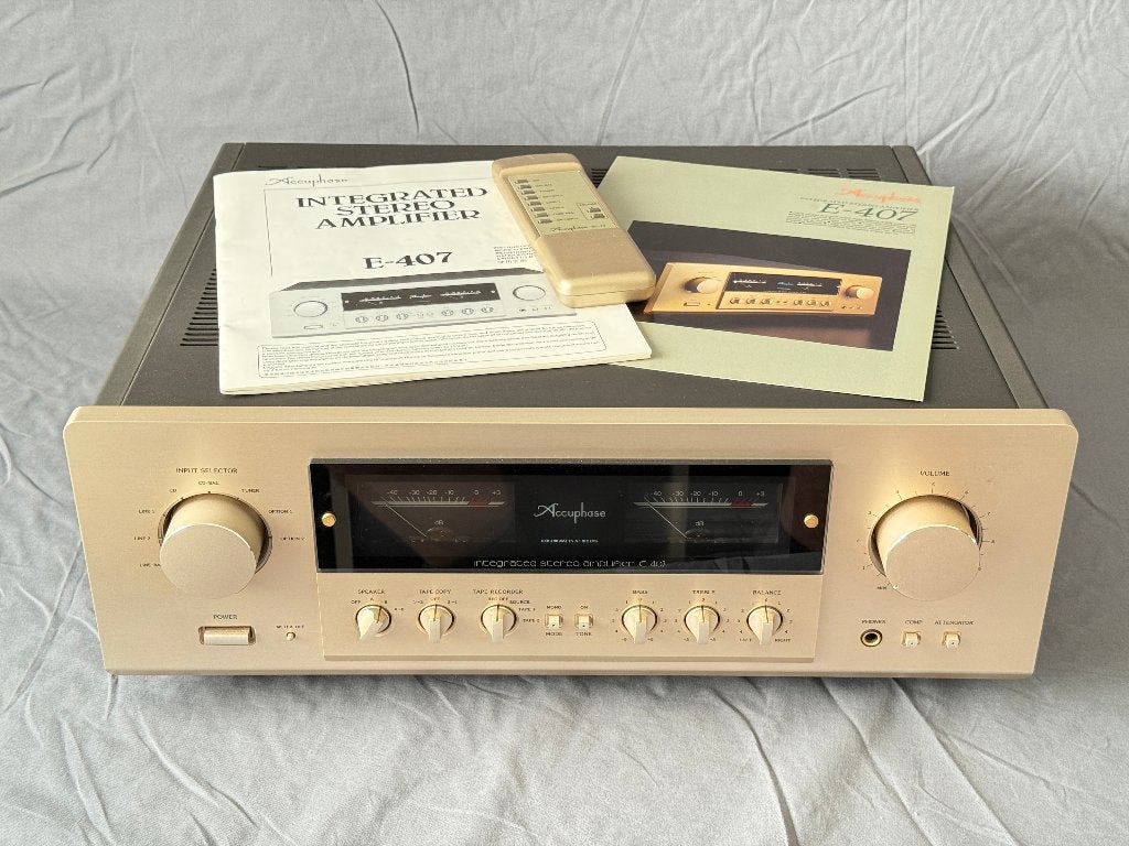 Accuphase E-407, Zo goed als nieuw, 120 watt of meer, Stereo, Ophalen