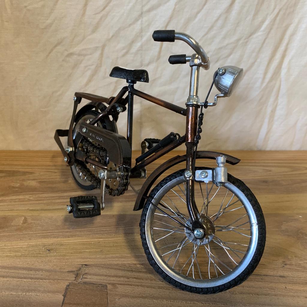 Miniatuur fiets - handgemaakt – Bij TTM Wonen, TTM Wonen, Meubels – (Perzische) Tapijten en Woonaccessoires, Taag 63, 2491 CS, Den Haag (Forepark)