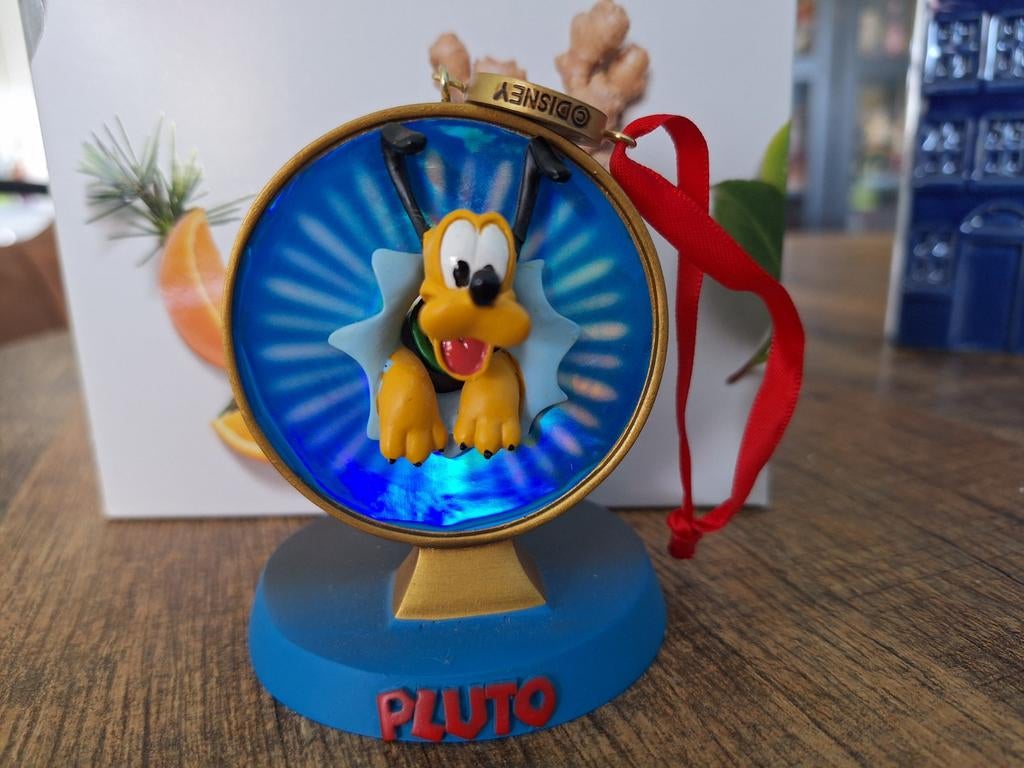 Disney ornament Pluto 90 jaar zgan, Ophalen of Verzenden, Goofy of Pluto, Zo goed als nieuw, Beeldje of Figuurtje