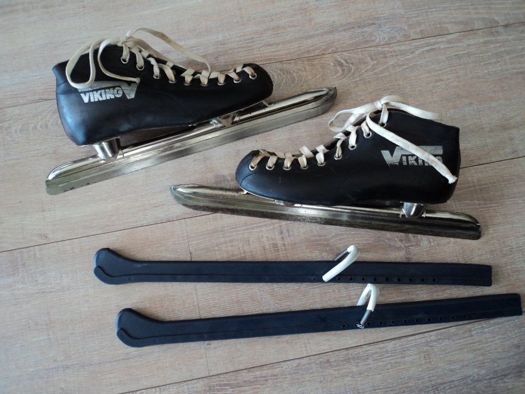 Viking Lage Noren maat 37 met zwarte beschermers!!!, Sport en Fitness, Schaatsen, Viking, Gebruikt, Ophalen of Verzenden, Noren