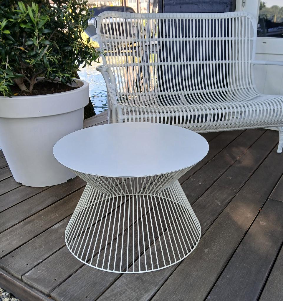 Witte ronde bijzettafel, Metaal of Aluminium, Rond, 55 tot 75 cm, Zo goed als nieuw