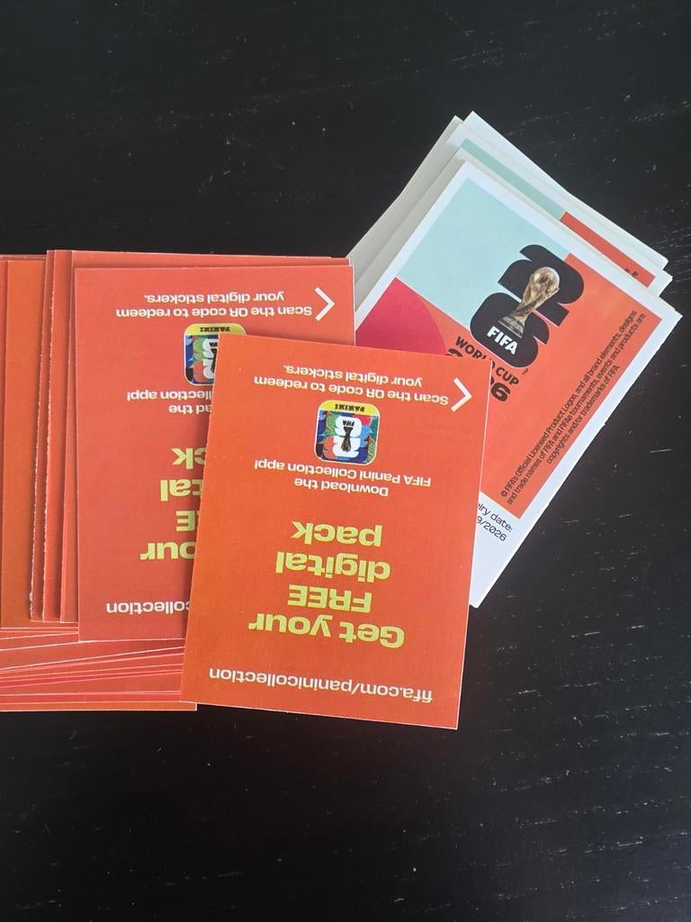 Panini FIFA 2026 QR codes - 57 stuks, Ophalen of Verzenden, Nieuw, Sport