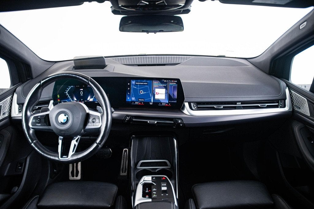 BMW 2-serie Active Tourer 220i M Sport - Trekhaak - Panorama, 12 maanden, Blauw, Bedrijf, 3 cilinders