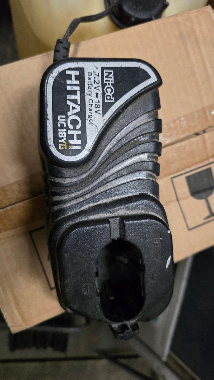 Hitachi Acculader UC 18YG - 7.2V-18V Ni-Cd, Ophalen of Verzenden